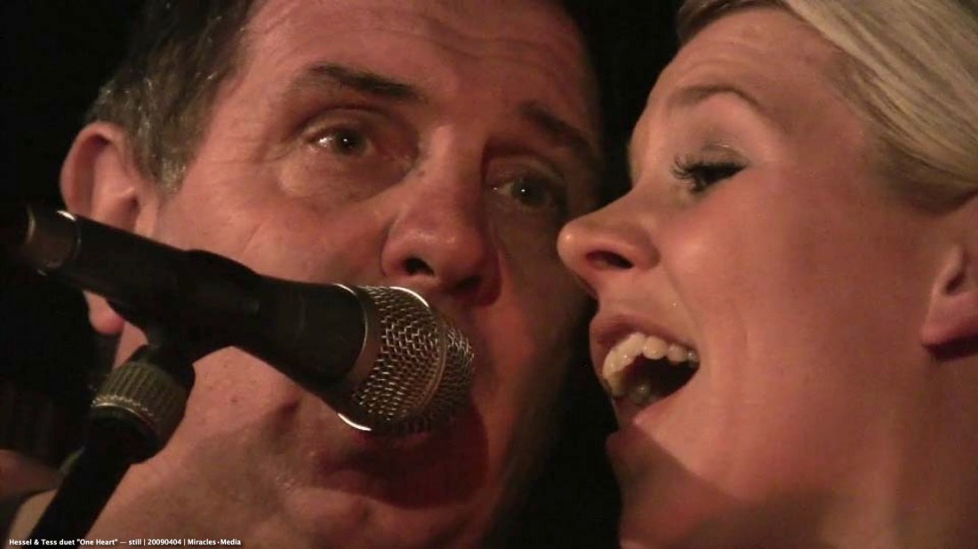 Hessel &amp; Tess duet "One Heart" — still | 20090404